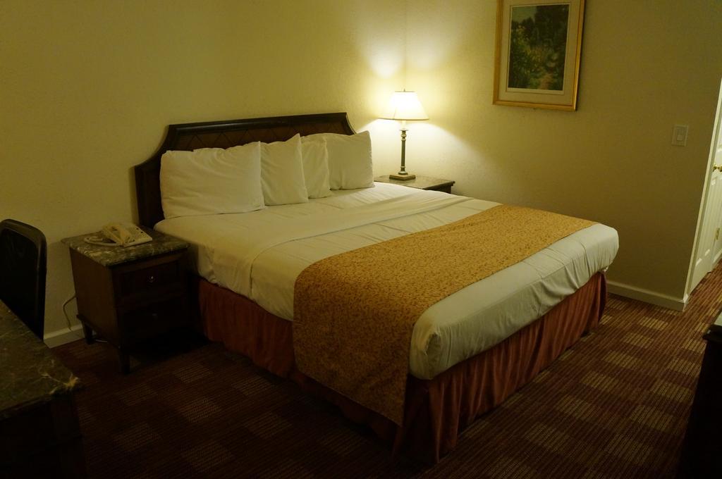 Waterford Inn Room photo